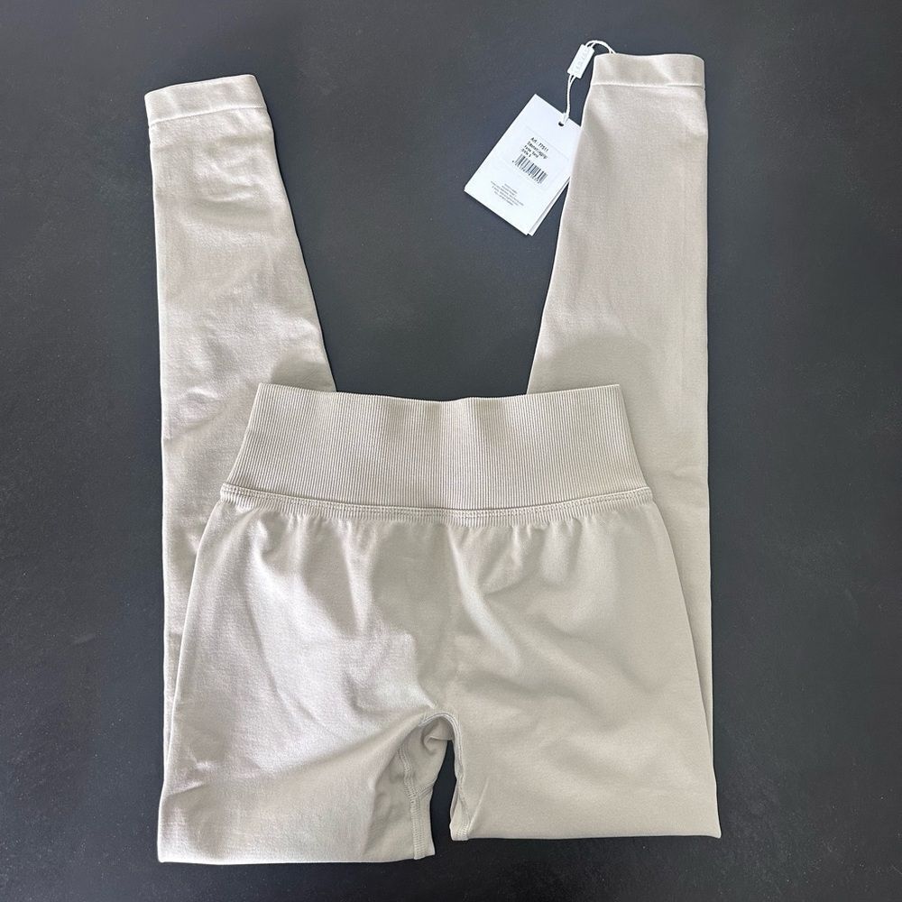 High-Rise Seamless Leggings in Beige